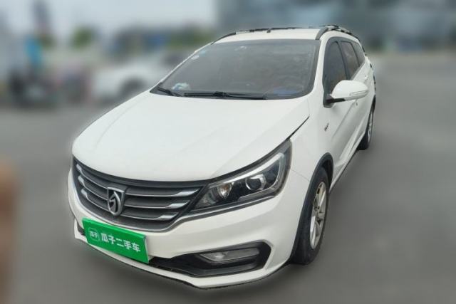 Used Baojun 310W 2017 1.5L Manual Fashion Model China V