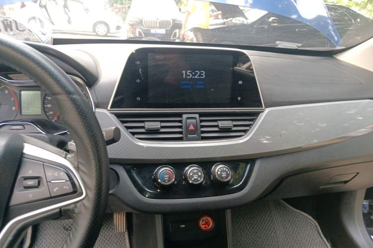 Used Baojun 310W 2018 1.5L Automatic Luxury Version China V Audio And AC Panel