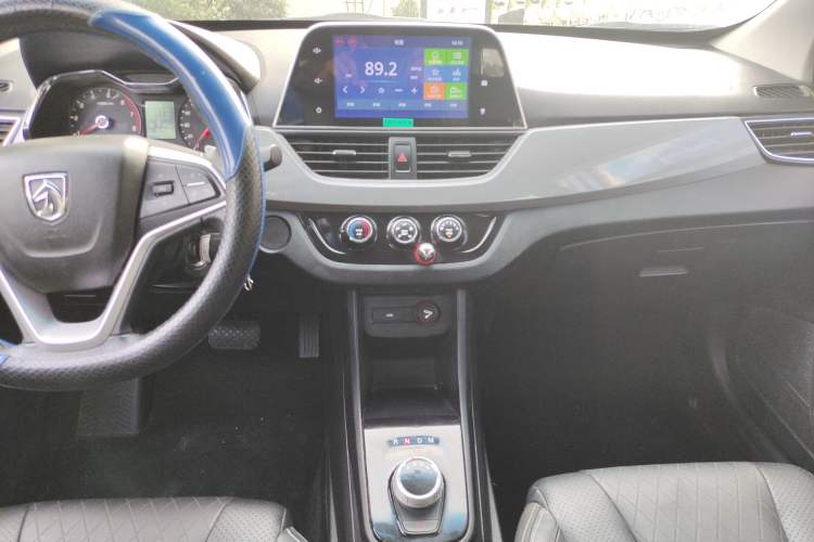Used Baojun 310W 2018 1.5L Automatic Luxury Version China V Audio And AC Panel
