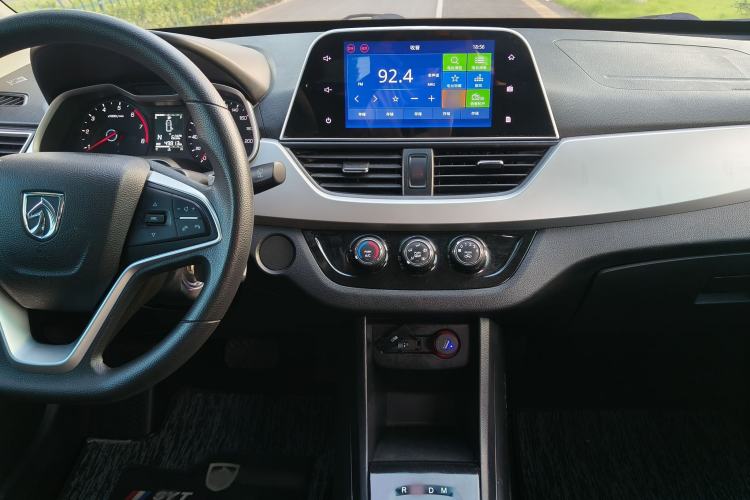 Used Baojun 310W 2018 1.5L Automatic Fashion Edition China VI Audio And AC Panel