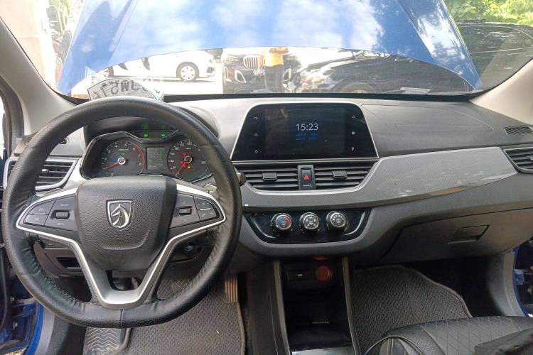 Used Baojun 310W 2018 1.5L Automatic Luxury Version China V Center Console