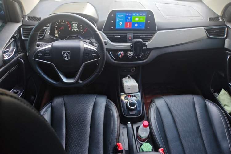 Used Baojun 310W 2018 1.5L Automatic Luxury Version China V Center Console