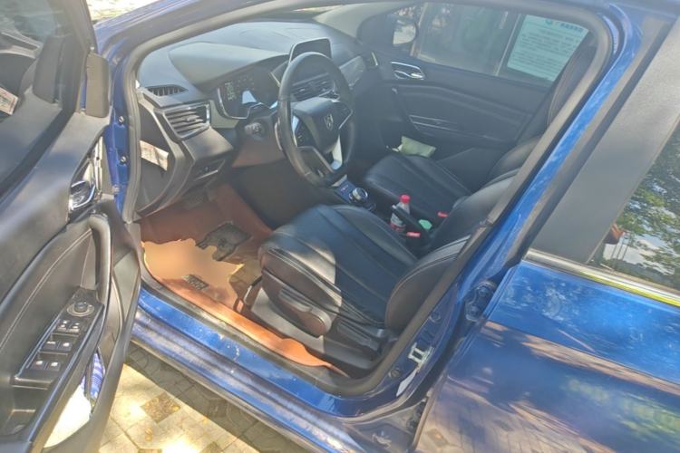 Used Baojun 310W 2018 1.5L Automatic Luxury Version China V Driver Seat