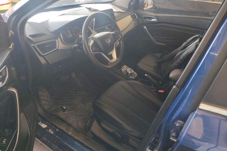 Used Baojun 310W 2018 1.5L Automatic Fashion Version China V Emission Standard Driver Seat