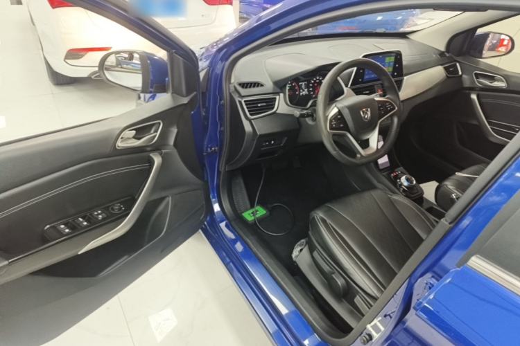 Used Baojun 310W 2018 1.5L Automatic Fashion Version China V Emission Standard Driver Seat