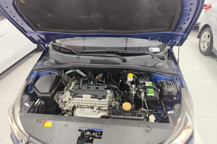 Used Baojun 310W 2018 1.5L Automatic Fashion Version China V Emission Standard Engine Bay