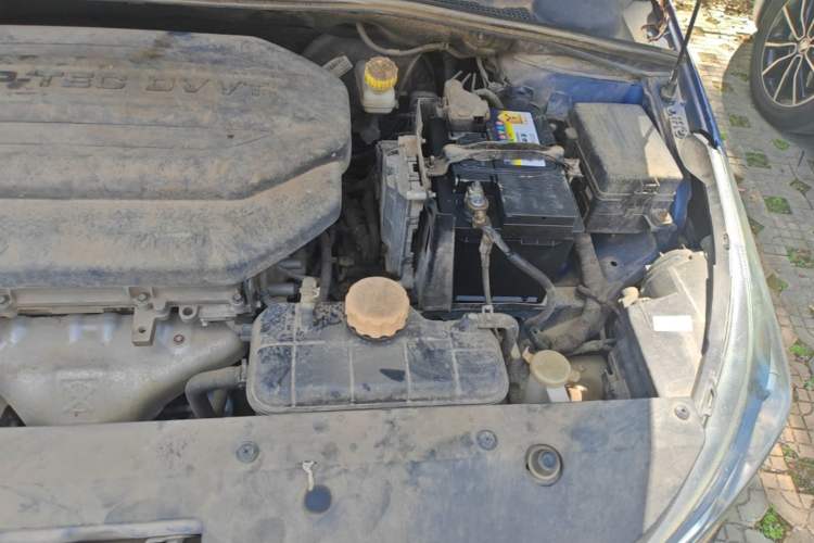 Used Baojun 310W 2018 1.5L Automatic Luxury Version China V Engine Bay Left
