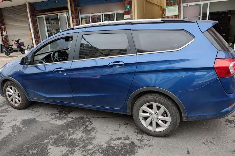 Used Baojun 310W 2018 1.5L Automatic Fashion Version China V Emission Standard Exterior 3