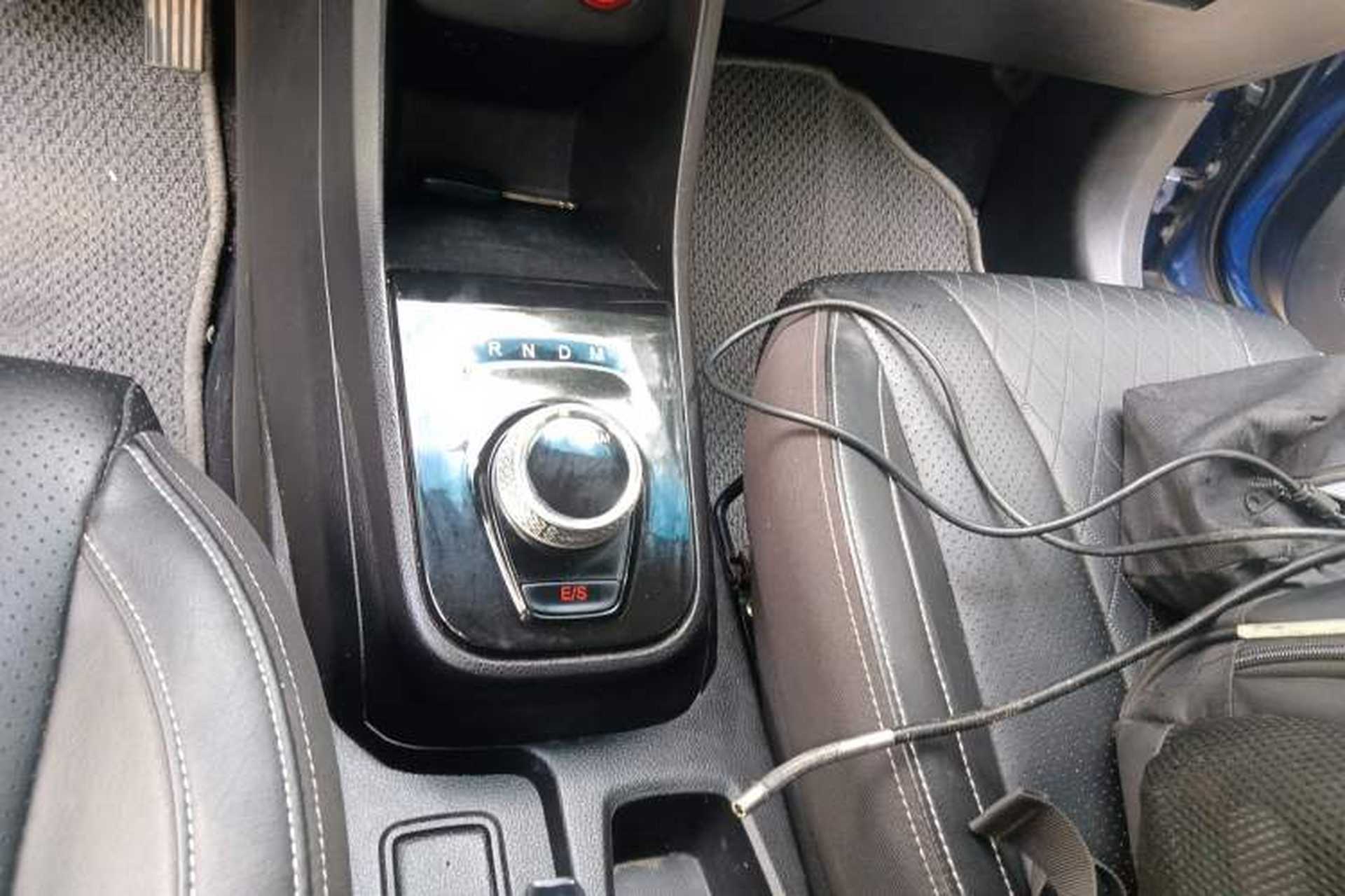 Used Baojun 310W 2018 1.5L Automatic Luxury Version China V Gear Lever