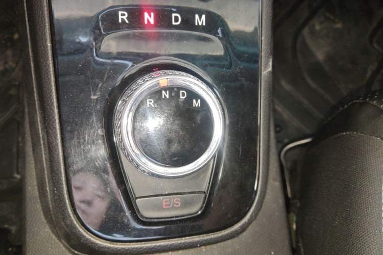 Used Baojun 310W 2018 1.5L Automatic Fashion Version China V Emission Standard Gear Lever