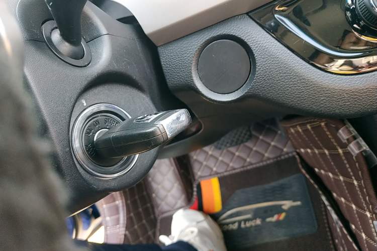 Used Baojun 310W 2018 1.5L Automatic Fashion Version China V Emission Standard Interior 1