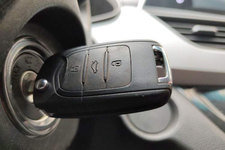 Used Baojun 310W 2018 1.5L Automatic Fashion Version China V Emission Standard Interior 1