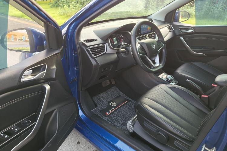 Used Baojun 310W 2018 1.5L Automatic Fashion Edition China VI Interior 5