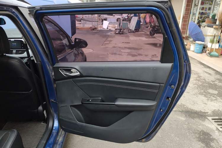 Used Baojun 310W 2018 1.5L Automatic Fashion Version China V Emission Standard Interior 6