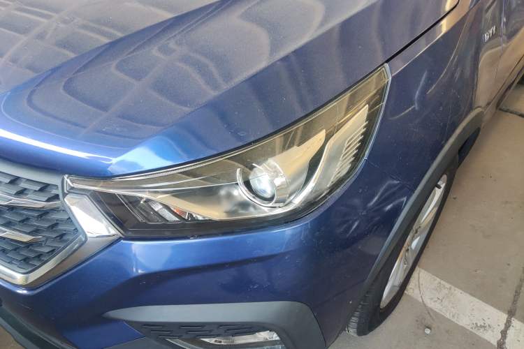 Used Baojun 310W 2018 1.5L Automatic Fashion Version China V Emission Standard Left Front Headlight