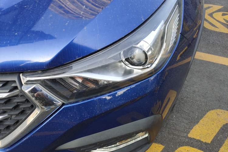 Used Baojun 310W 2018 1.5L Automatic Luxury Version China V Left Front Headlight