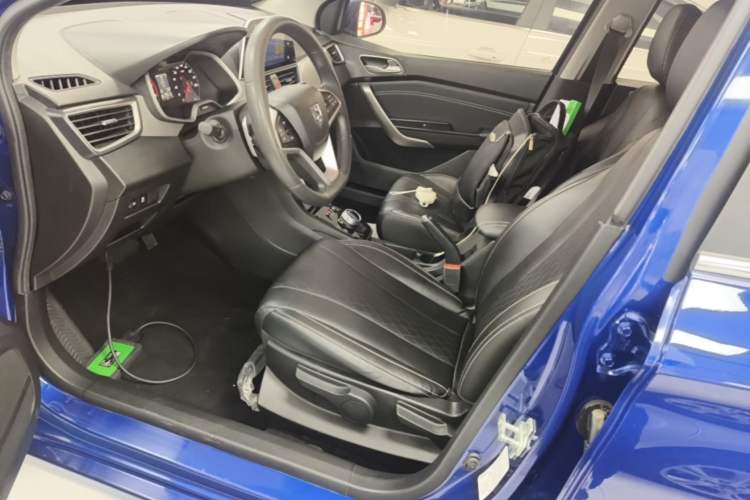 Used Baojun 310W 2018 1.5L Automatic Fashion Version China V Emission Standard Left Front Seat