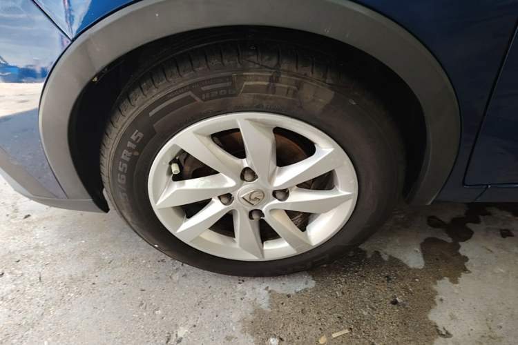 Used Baojun 310W 2018 1.5L Automatic Fashion Edition China VI Left Front Wheel Hub