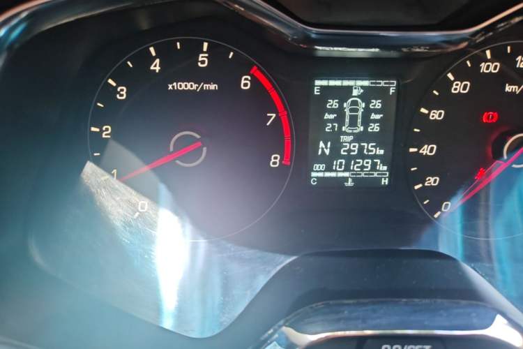 Used Baojun 310W 2018 1.5L Automatic Luxury Version China V Odometer Close Up