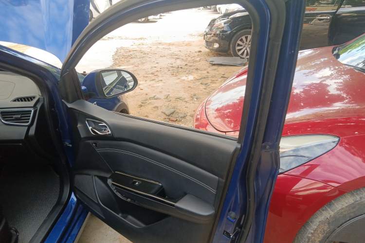 Used Baojun 310W 2018 1.5L Automatic Luxury Version China V Right Front Door Interior