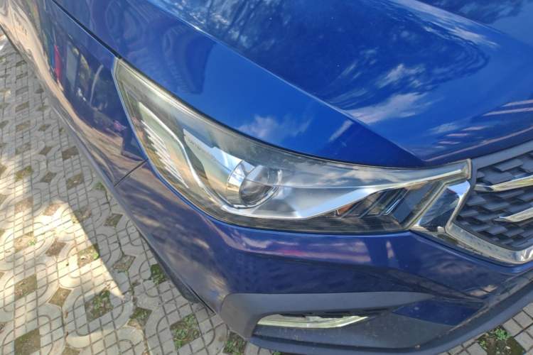 Used Baojun 310W 2018 1.5L Automatic Luxury Version China V Right Front Headlight
