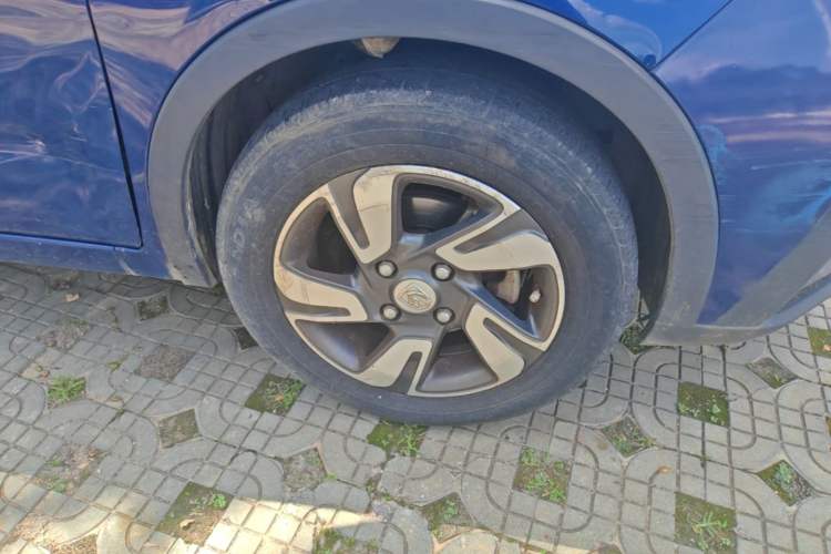 Used Baojun 310W 2018 1.5L Automatic Luxury Version China V Right Front Wheel Hub