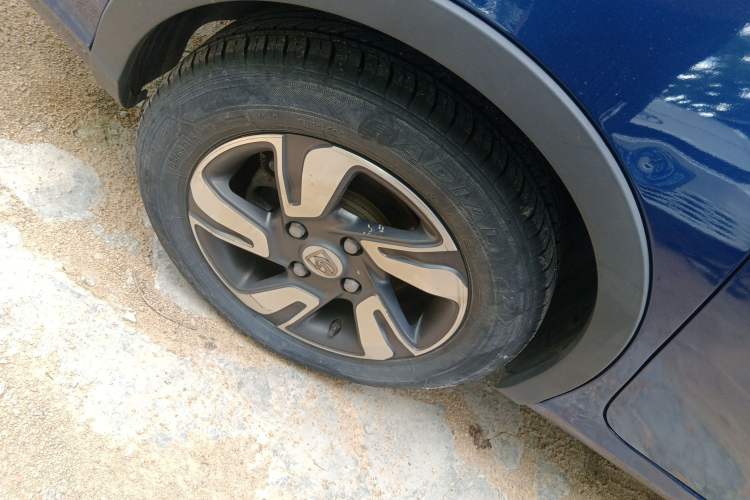 Used Baojun 310W 2018 1.5L Automatic Luxury Version China V Right Rear Wheel Hub