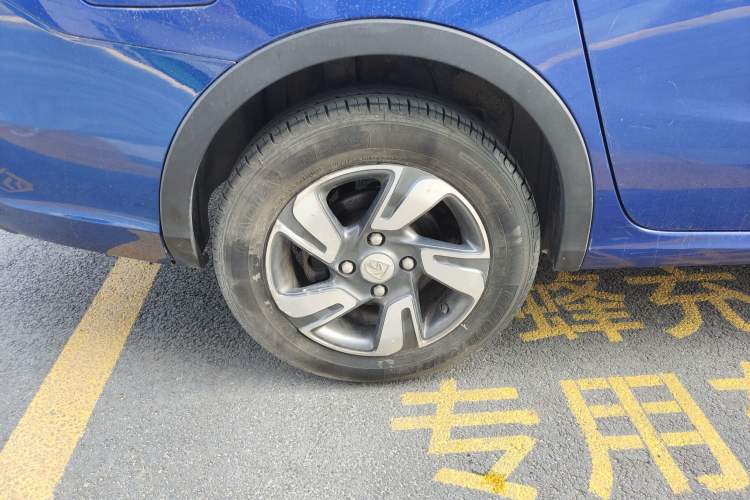 Used Baojun 310W 2018 1.5L Automatic Luxury Version China V Right Rear Wheel Hub