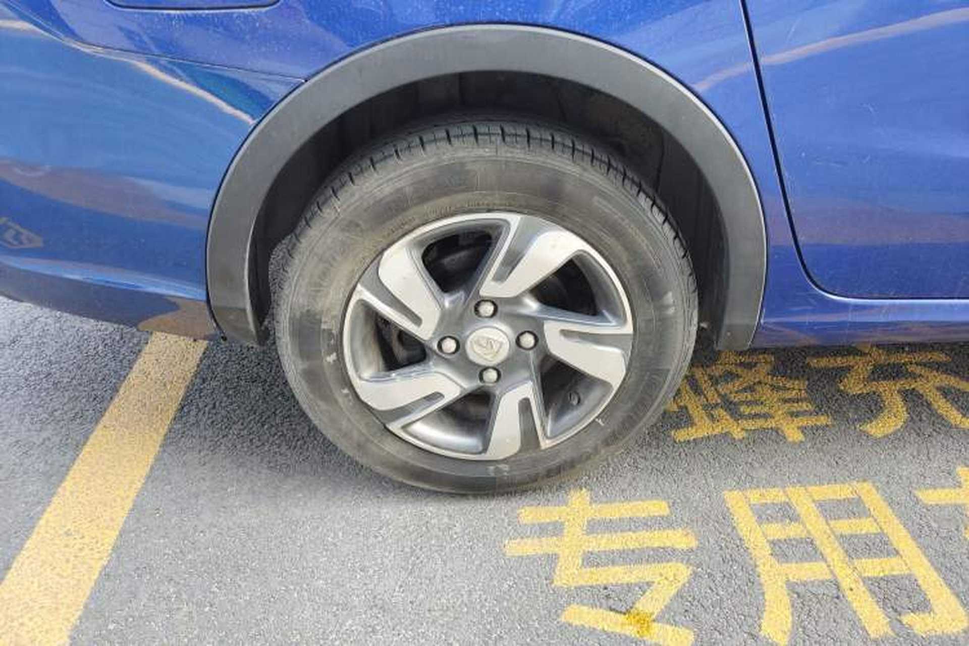 Used Baojun 310W 2018 1.5L Automatic Luxury Version China V Right Rear Wheel Hub