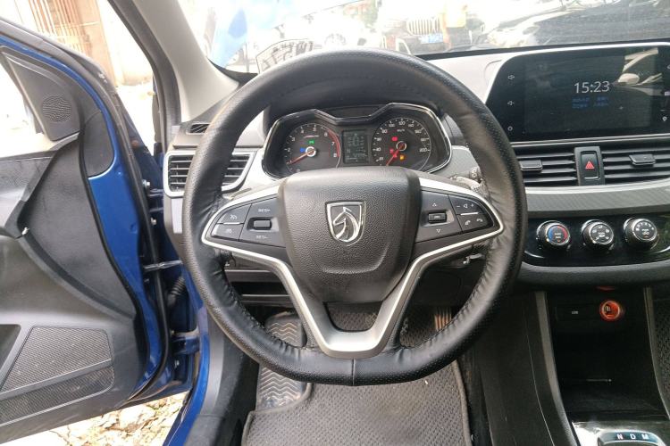 Used Baojun 310W 2018 1.5L Automatic Luxury Version China V Steering Wheel