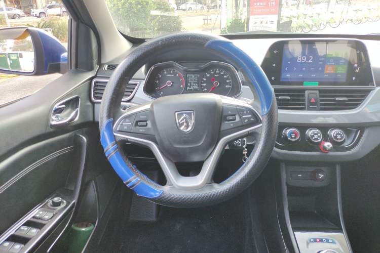 Used Baojun 310W 2018 1.5L Automatic Luxury Version China V Steering Wheel