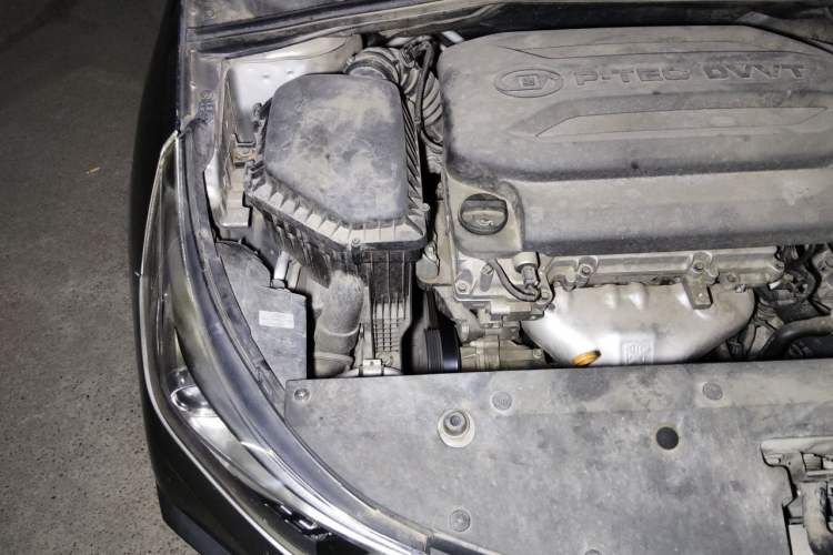 Used Baojun 310W 2018 1.5L Automatic Luxury Version China VI Emission Standard Engine Bay Right