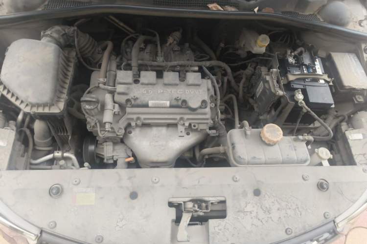 Used Baojun 310W 2018 1.5L Automatic Fashion Version China V Emission Standard Engine Bay