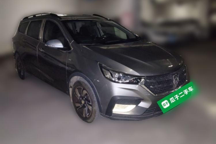 Used Baojun 310W 2018 1.5L Automatic Luxury Version China VI Emission Standard Front Right 45 Deg