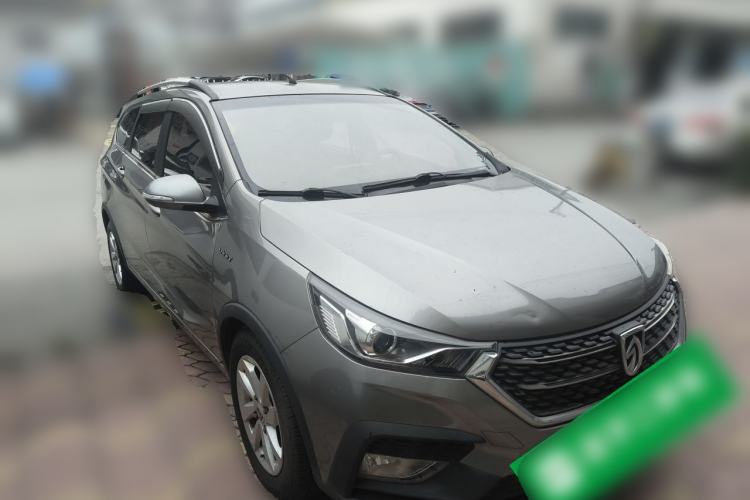 Used Baojun 310W 2018 1.5L Automatic Fashion Version China V Emission Standard Front Right 45 Deg