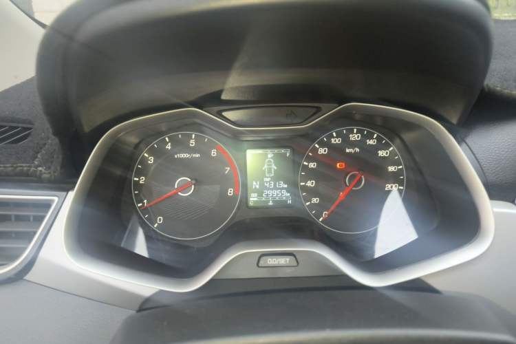 Used Baojun 310W 2018 1.5L Automatic Fashion Version China V Emission Standard Instrument Cluster