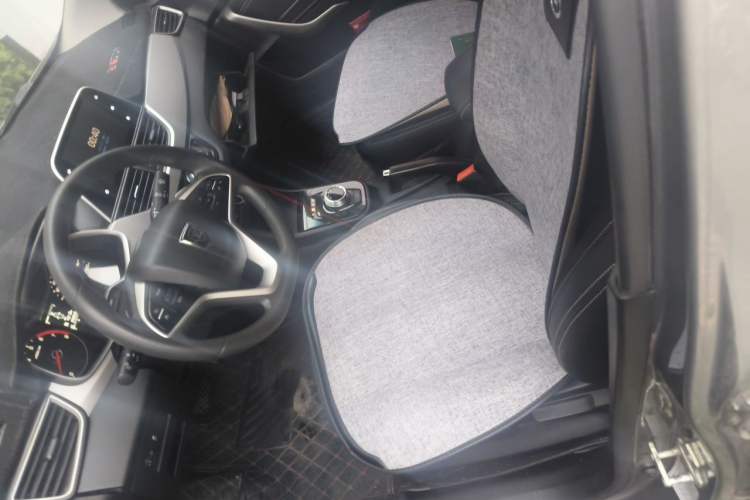 Used Baojun 310W 2018 1.5L Automatic Fashion Version China V Emission Standard Left Front Seat