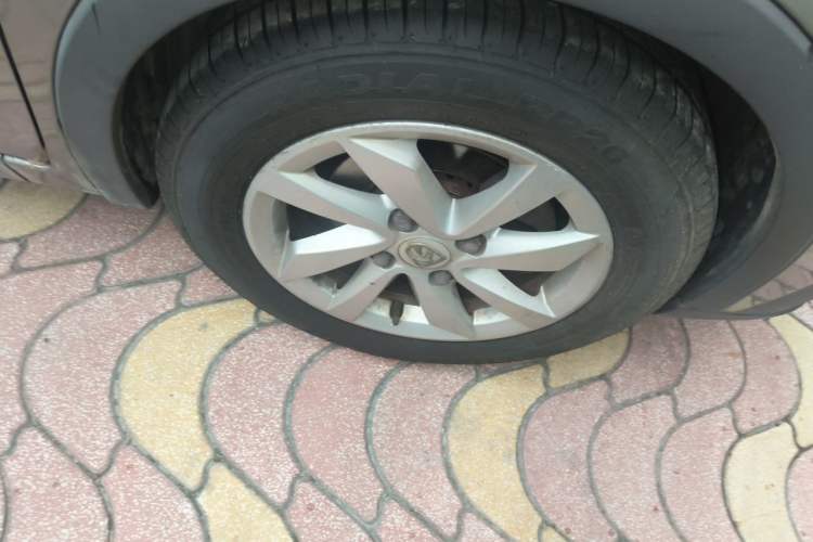 Used Baojun 310W 2018 1.5L Automatic Fashion Version China V Emission Standard Right Front Wheel Hub