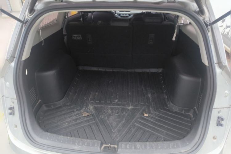 Used Baojun 310W 2018 1.5L Automatic Fashion Version China V Emission Standard Trunk