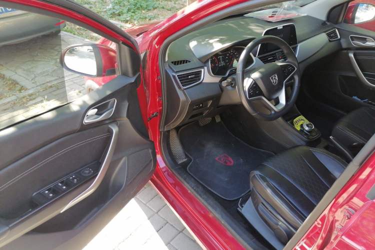Used Baojun 310W 2018 1.5L Automatic Fashion Edition China VI Driver Seat