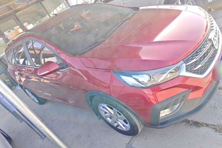 Used Baojun 310W 2018 1.5L Automatic Fashion Version China V Emission Standard Exterior 2