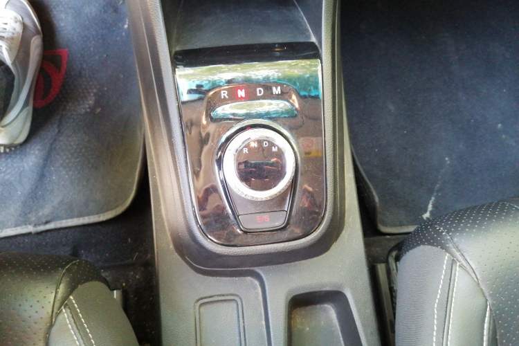 Used Baojun 310W 2018 1.5L Automatic Fashion Edition China VI Gear Lever