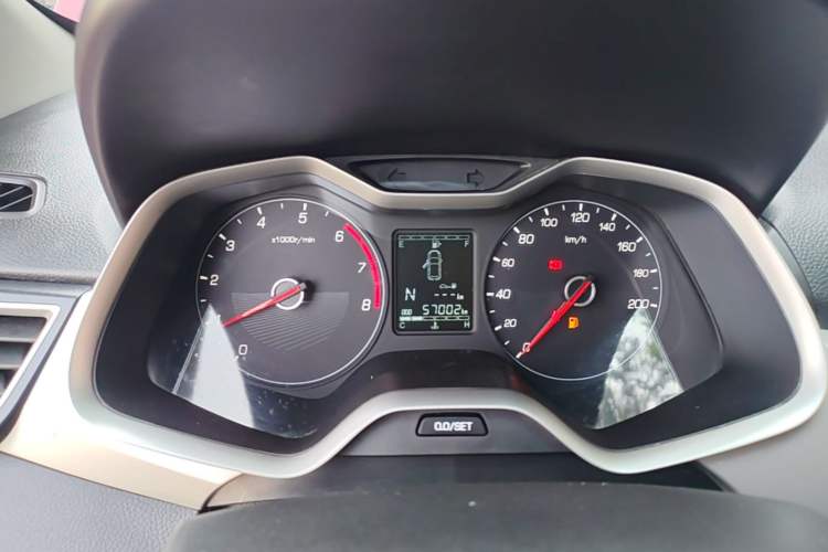 Used Baojun 310W 2018 1.5L Automatic Fashion Version China V Emission Standard Instrument Cluster