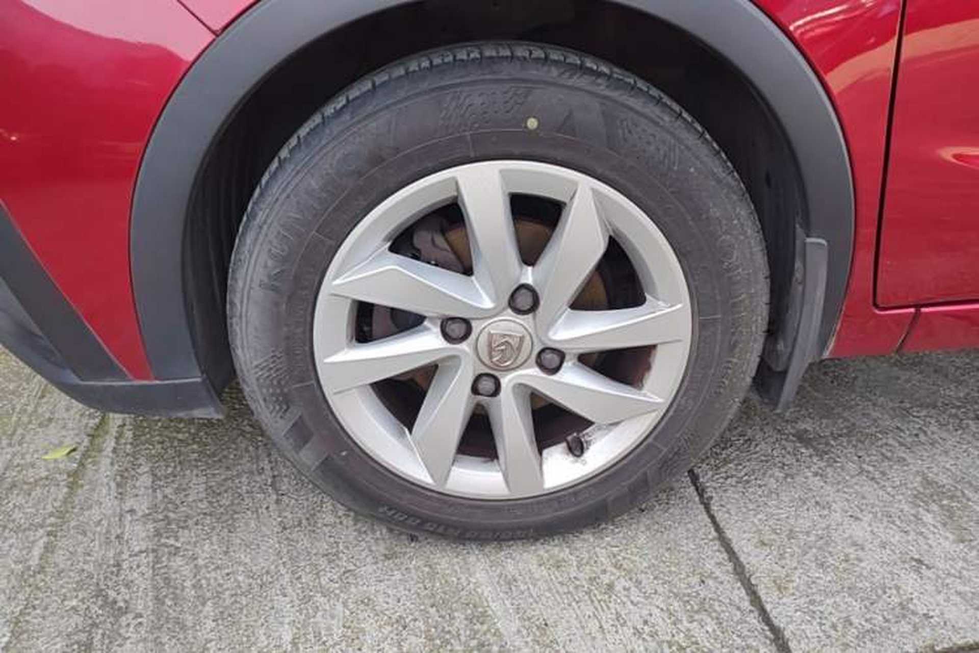 Used Baojun 310W 2018 1.5L Automatic Fashion Version China V Emission Standard Left Front Wheel Hub