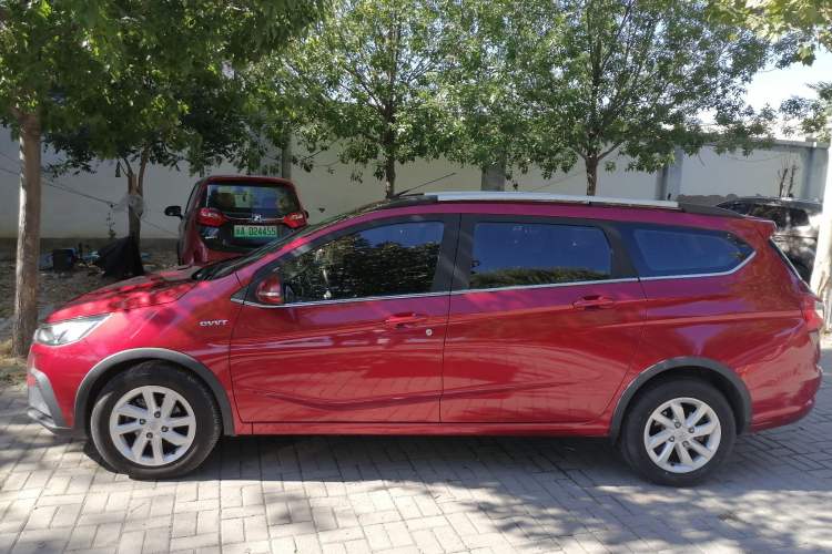 Used Baojun 310W 2018 1.5L Automatic Fashion Edition China VI Left Side
