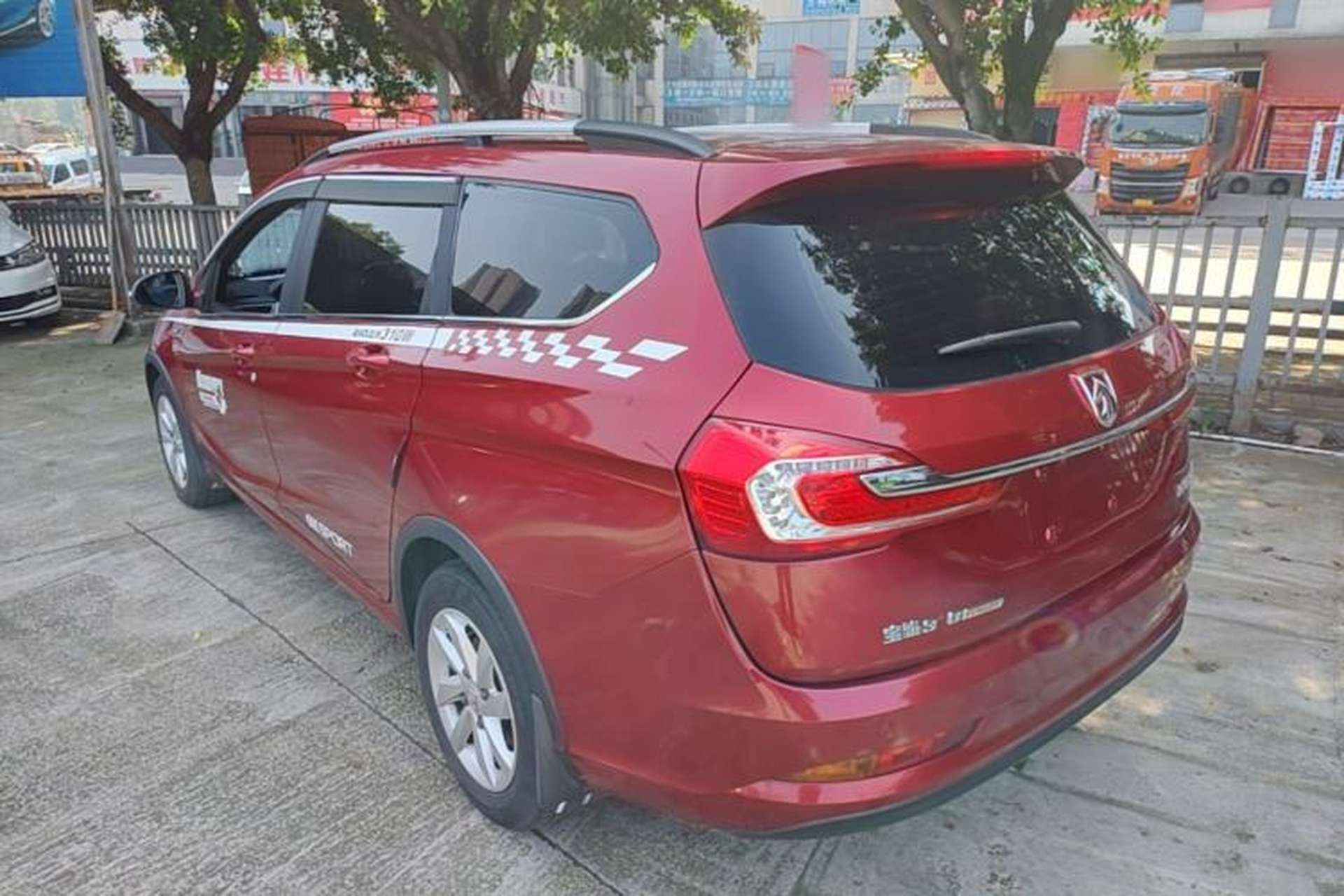 Used Baojun 310W 2018 1.5L Automatic Fashion Version China V Emission Standard Rear Left 45 Deg