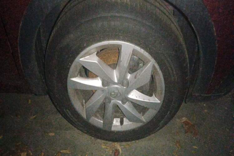 Used Baojun 310W 2018 1.5L Automatic Fashion Edition China VI Right Front Wheel Hub