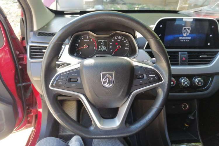 Used Baojun 310W 2018 1.5L Automatic Fashion Edition China VI Steering Wheel
