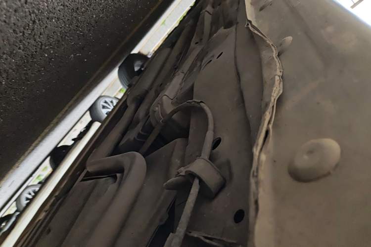 Used Baojun 310W 2018 1.5L Automatic Fashion Version China V Emission Standard Chassis Rear Left