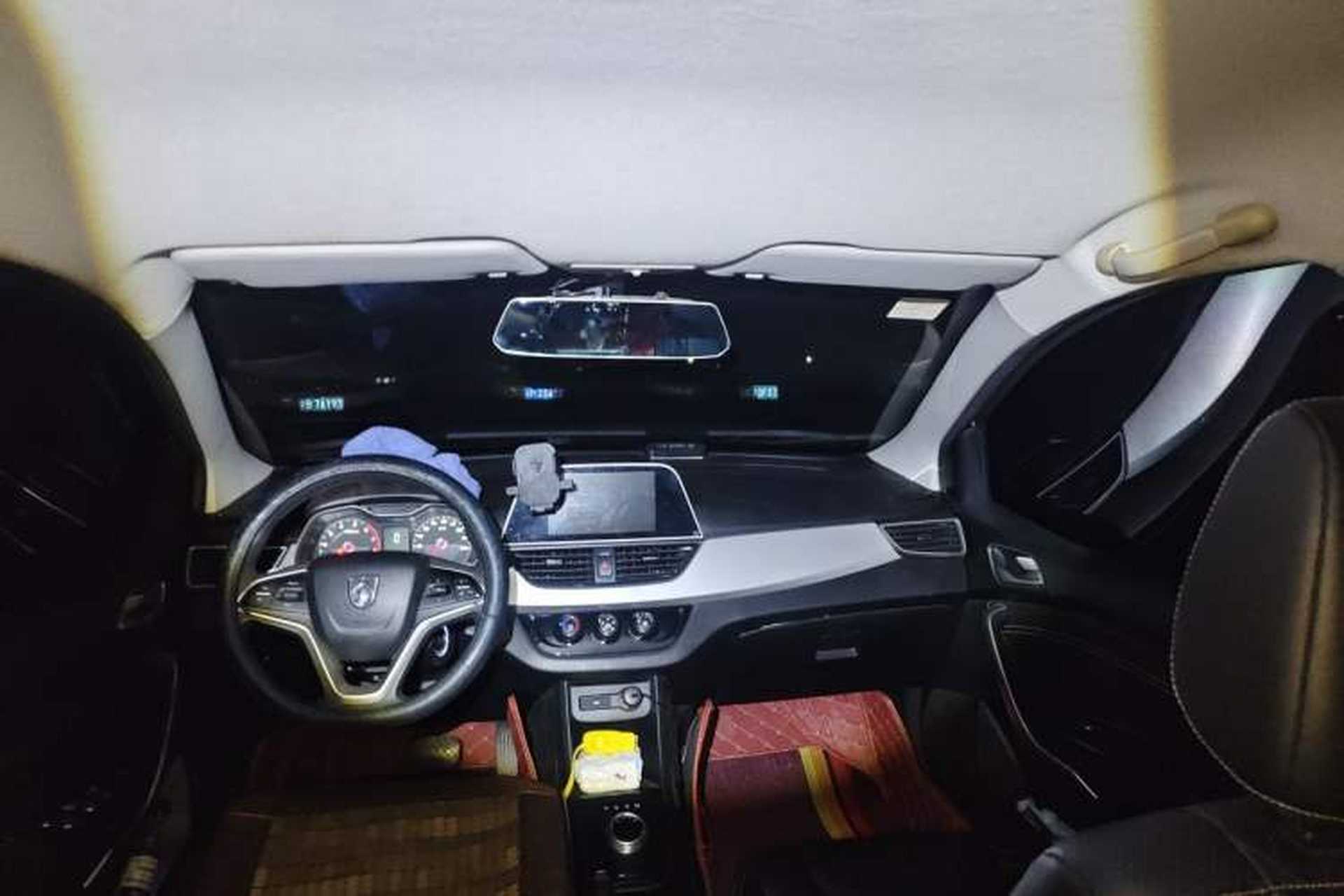 Used Baojun 310W 2018 1.5L Automatic Fashion Version China V Emission Standard Headliner
